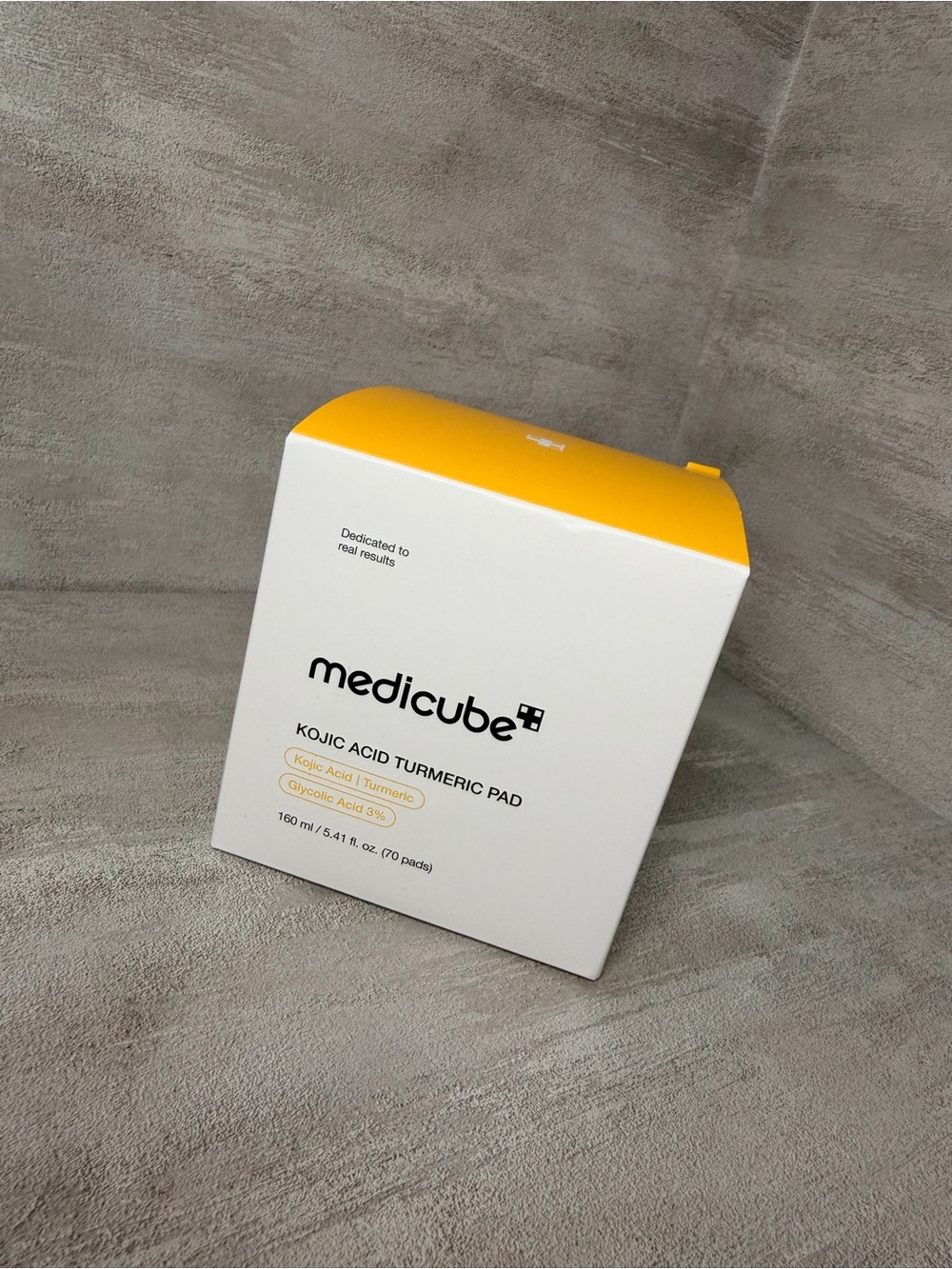 Medicube Kojic Acid Turmeric Pads – Yellow/White